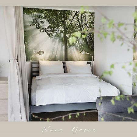 Nora Green Nida Phòng bức ảnh